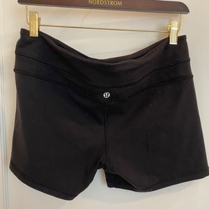 Lululemon shortie bikers black reversible